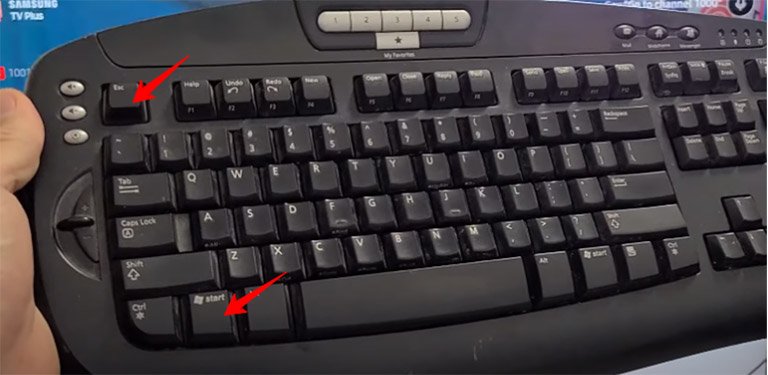 Press Windows + Esc Keys Press Windows + Esc Keys