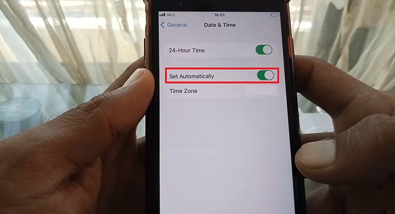 Enable the Set Automatically Date & Time Option